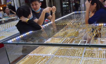 Giá vàng hôm nay 3-3: Tăng mạnh bất chấp các quỹ đầu tư bán 11,4 tấn vàng