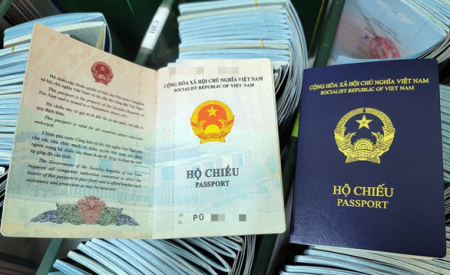 Đại sứ quán Tây Ban Nha tạm dừng cấp visa với hộ chiếu mẫu mới của Việt Nam