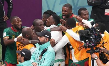 Cameroon làm nên kỳ tích cho bóng đá châu Phi ở World Cup