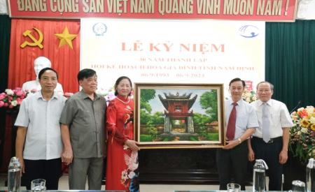 hoi-khhgd-tinh-nam-dinh-30-nam-xay-dung-va-truong-thanh-trong-gian-kho-833.html