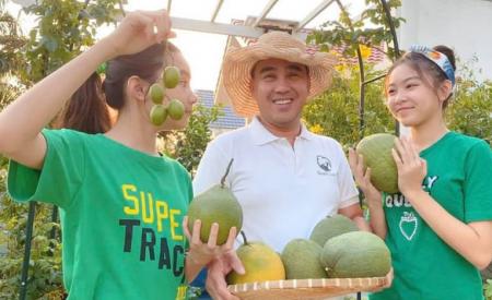 Sinh ra 'ngậm thìa vàng' nhưng 2 con gái Quyền Linh không kiêu ngạo